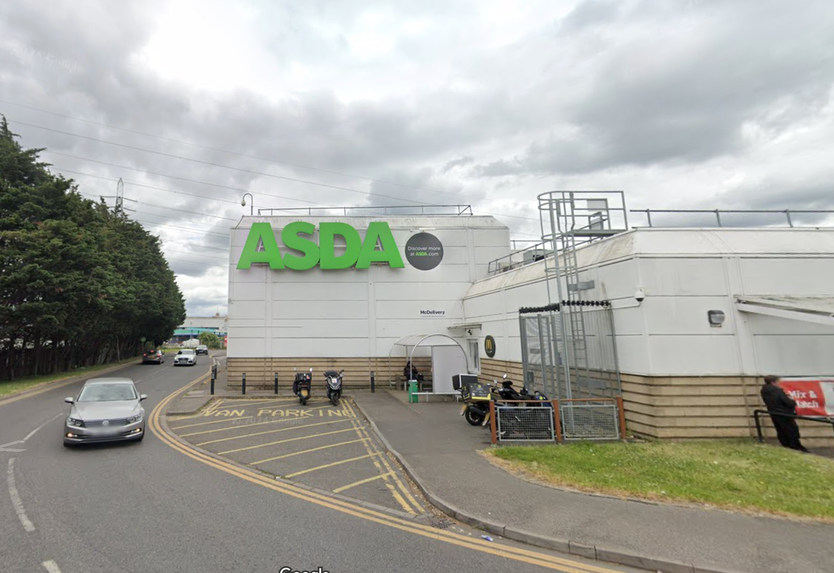 Asda ‘stabbing’: Four people injured outside supermarket in Croydon