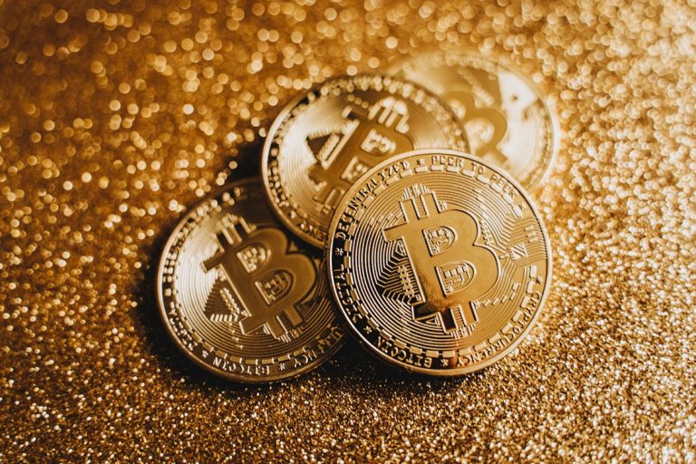 Bitcoin To Challenge Gold? Expert Sees US Taking The Lead