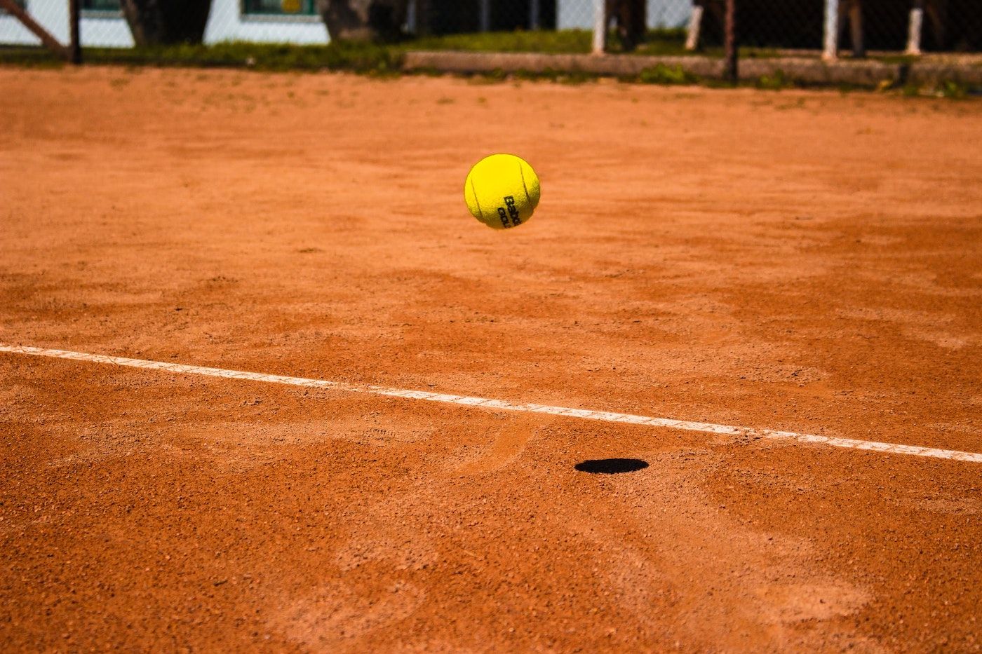 Rebound tennis ball. (Unsplash)