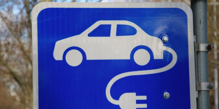 Labour criticised over lack of electric car charging signs despite pushing for more uptake in vehicles