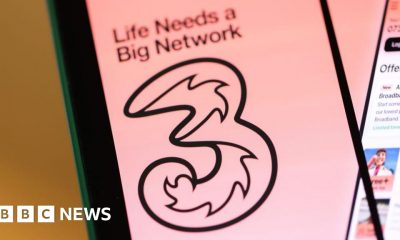 Three mobile customers tell BBC outage preventing 999 calls