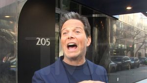 'Doc' Star Scott Wolf Says He Gives Off Doctor Vibes, Keeps Getting Cast As MD