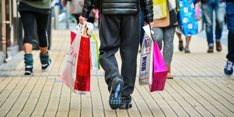 Bleak Christmas could see UK retailers axe thousands of jobs as 17,350 shops may close in 2025