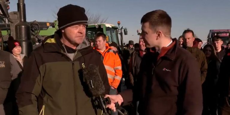 ‘We’re not going away!’ Labour handed stark warning by farmers as protests continue for third consecutive day