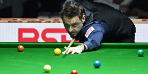 Ronnie O’Sullivan withdraws from snooker tournament with icon ‘throwing cue in bin’ as rage boils over