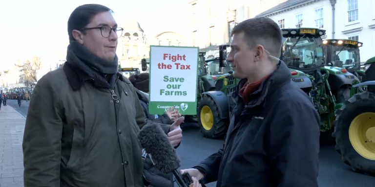 Hundreds of farmers descend on Oxford and drown out Steve Reed’s speech in cacophony of noise as Labour minister slammed for ‘not listening’