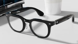 I can’t decide if I love or hate Halliday Smart Glasses with its ultra-tiny display and nosey AI