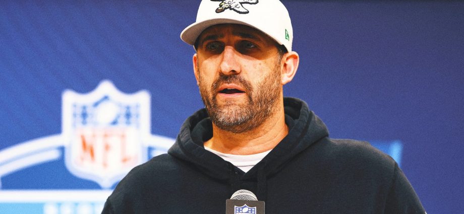 Eagles coach Nick Sirianni 'insulted' by calls to ban the 'tush push'