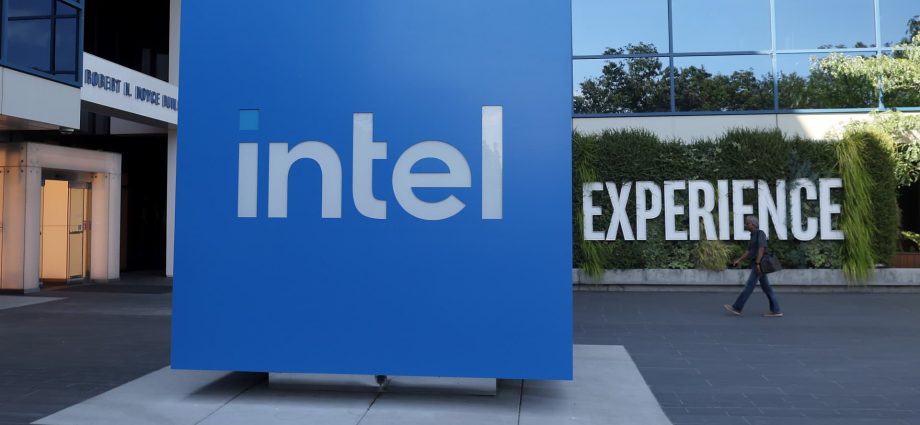 Intel announces three board members will retire following CEO shake-up