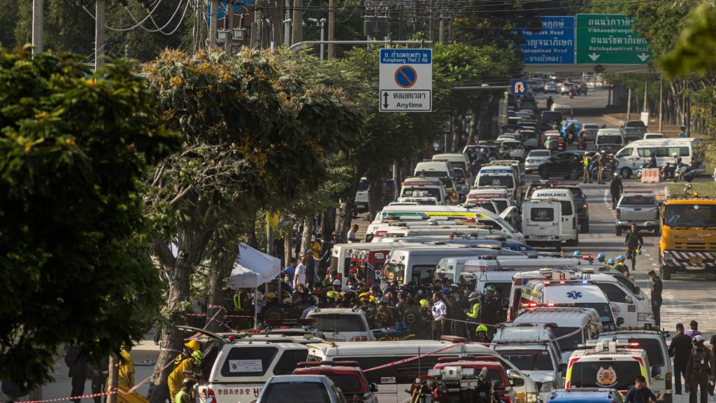 Bangkok declares disaster zone, buildings evacuated