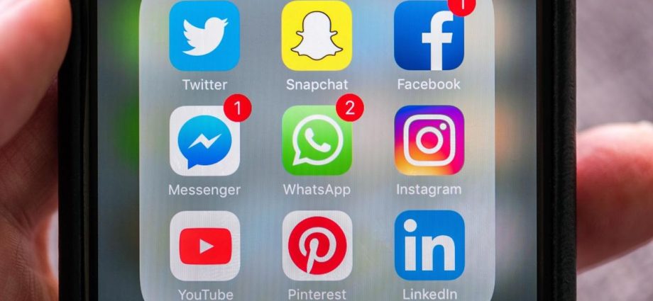 Meta considering subscription for UK Facebook users