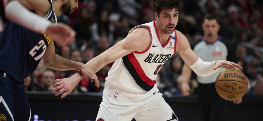 Blazers pull away in 4th, earn pivotal win over Nuggets