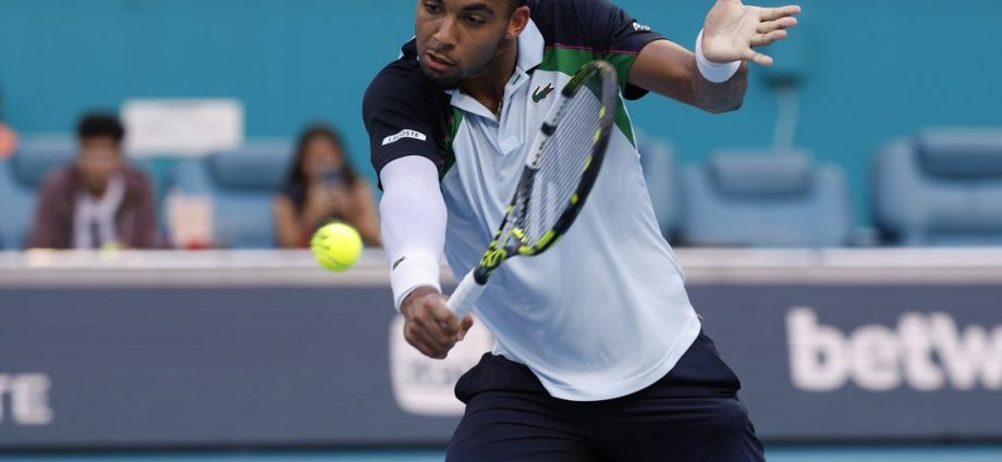 Grigor Dimitrov squeaks into Miami Open semifinals