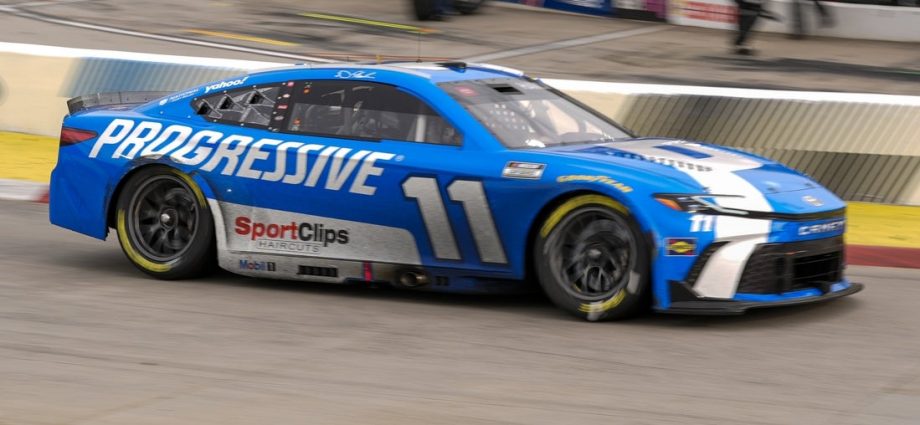 Denny Hamlin captures Cook Out 400 for sixth Martinsville win