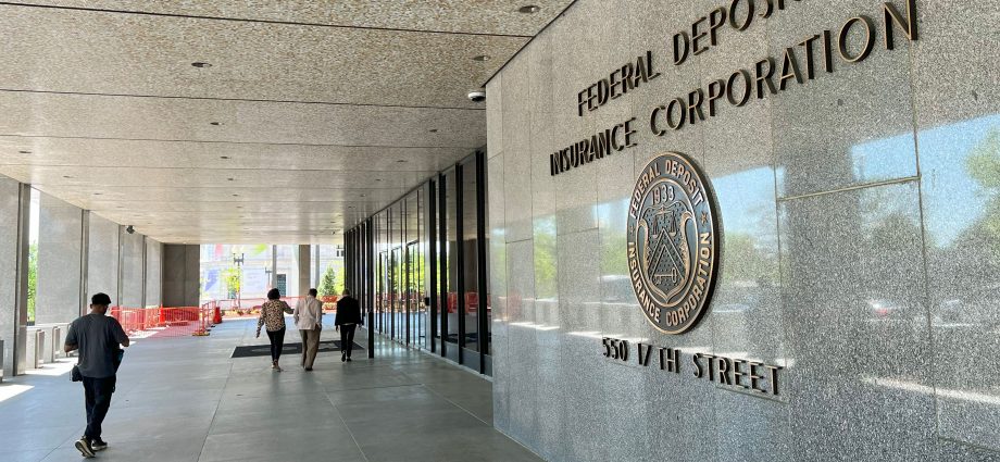 FDIC Reverses U.S. Crypto Banking Policy That Demanded Prior Approvals