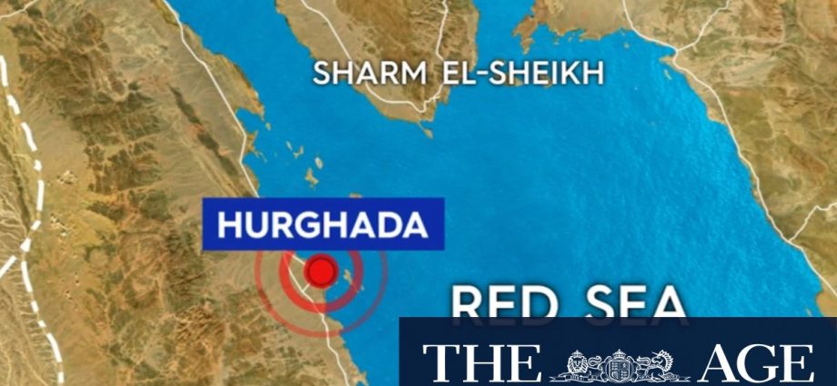 Six people killed from sinking of tourist submarine in Red Sea