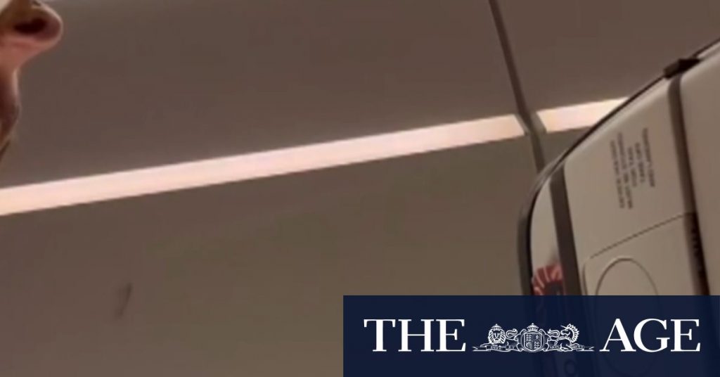 Jetstar flight from Bali to Melbourne forced to turn around
