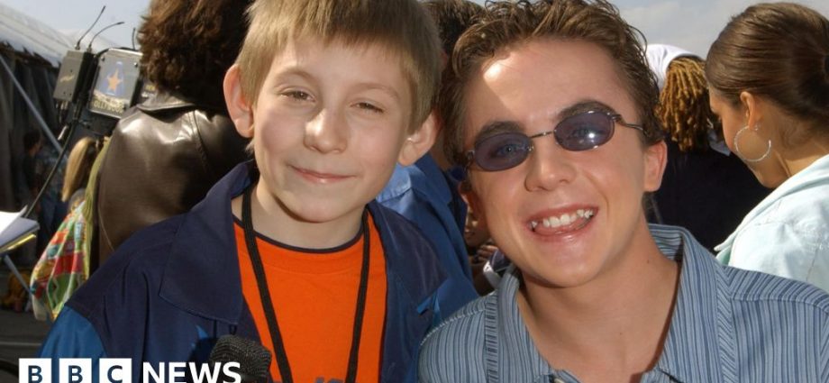 Malcolm in the Middle's Dewey role recast as Erik Per Sullivan replaced for revival