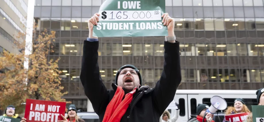 Nearly 10 million student loan borrowers risk credit hit