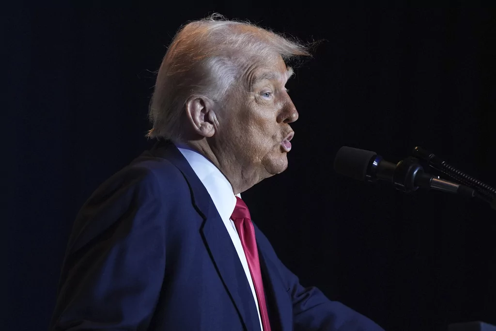 Trump gives automakers one month reprieve from tariffs