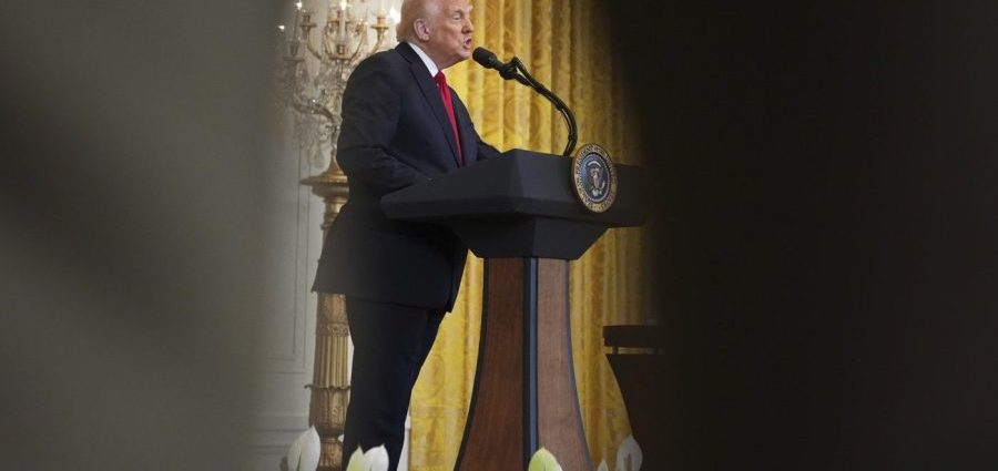 Watch live: Trump hosts annual Ramadan dinner at White House