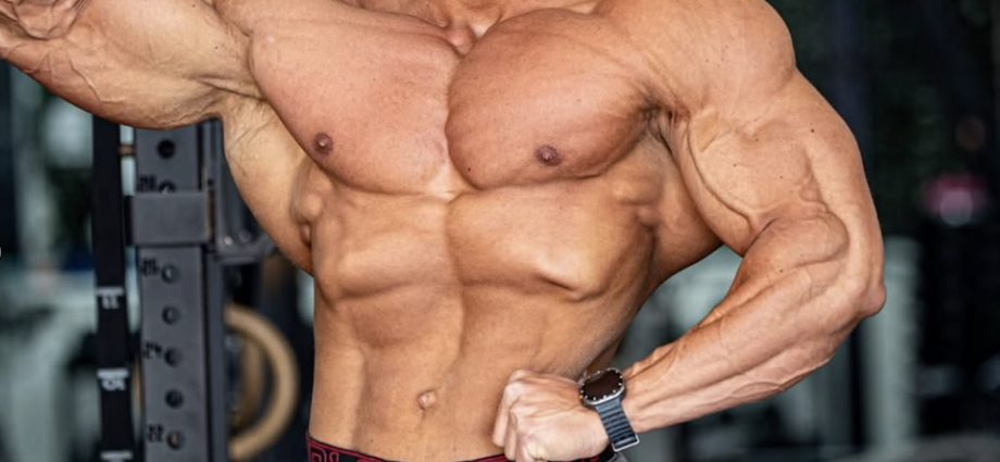 Wesley Vissers' 4 Go-To Ab Exercises