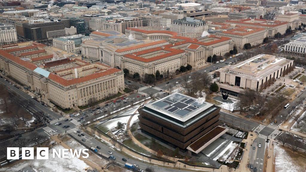 Trump targets 'anti-American ideology' at Smithsonian museums