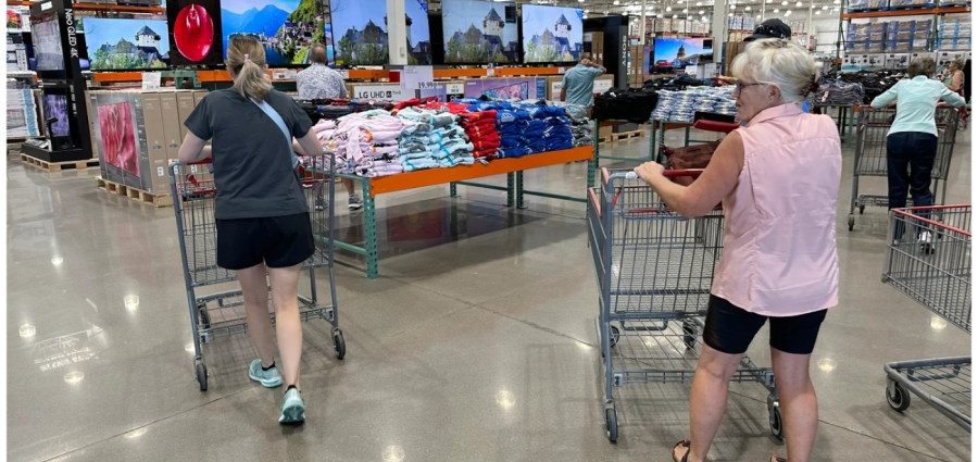 Fox Business host on ‘shocking decline’ in consumer spending: ‘The boom times are over’