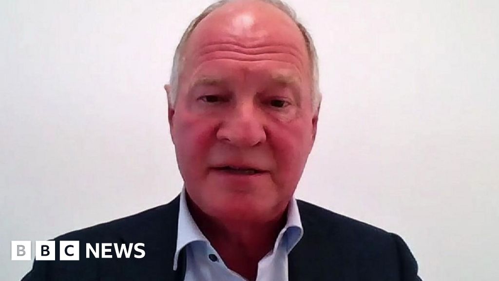 Heathrow boss asked if he should keep his job after airport chaos