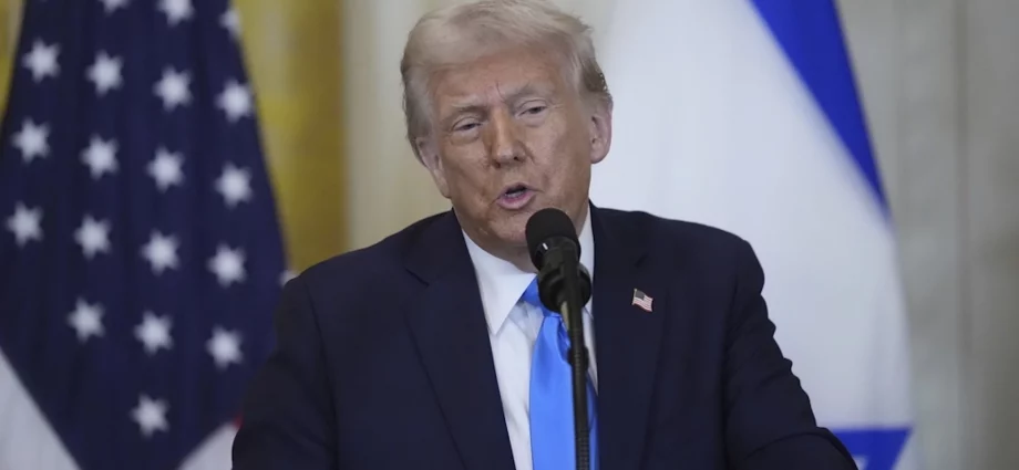 Trump continues to call Chuck Schumer a Palestinian