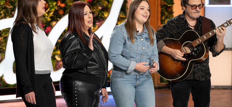 Carnie Wilson & Daughter Lola Bonfiglio Join Surprise Wilson Phillips Reunion on American Idol