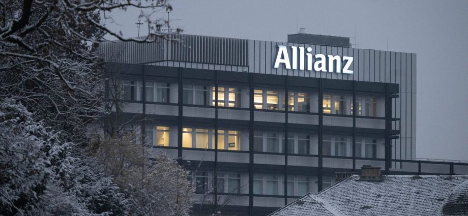 Global Insurer Allianz in Talks for $3 Billion-Plus Viridium Deal