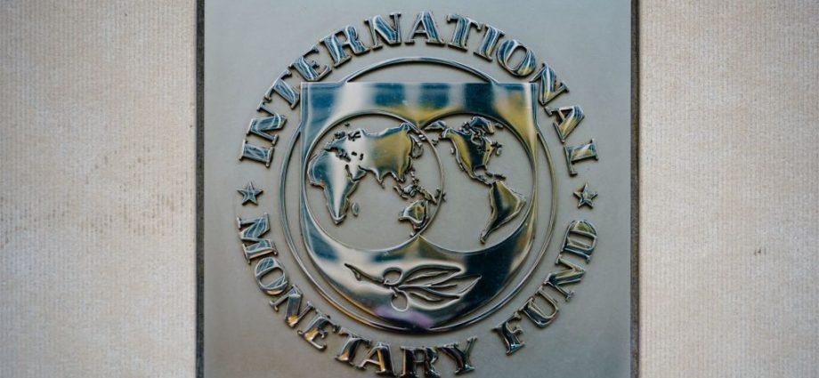 Ukraine receives $400 million tranche from IMF