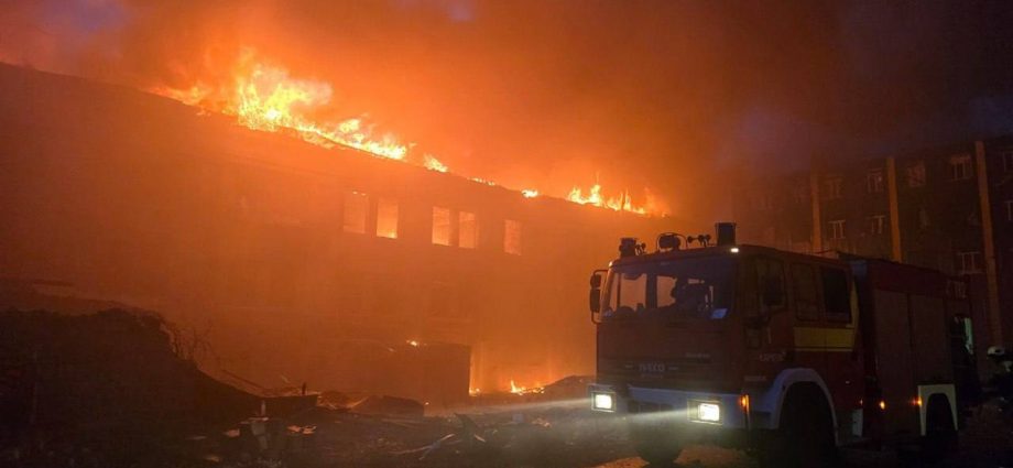 Russian attacks against Ukraine kill 2, injure 17 over past day