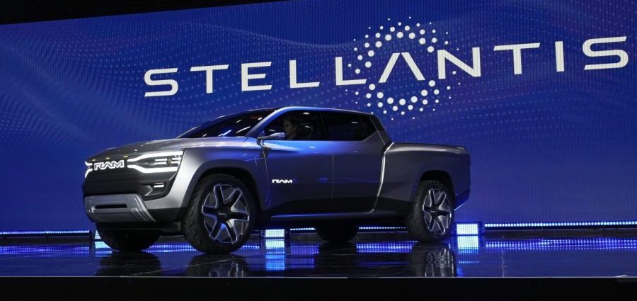 Stellantis joins Ford in offering employee discounts to public