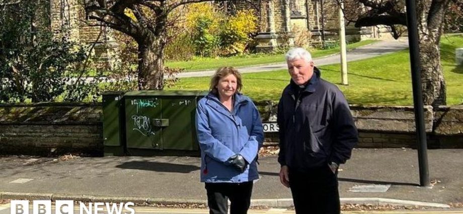 Altrincham vicar blames church exodus on new cycle lane