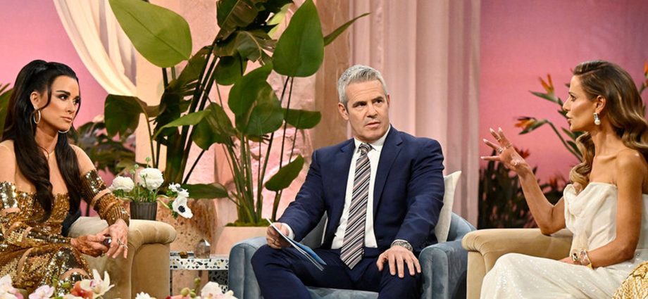 Kyle Richards and Dorit Kemsley Hash Out PK Texting Debacle on RHOBH Reunion