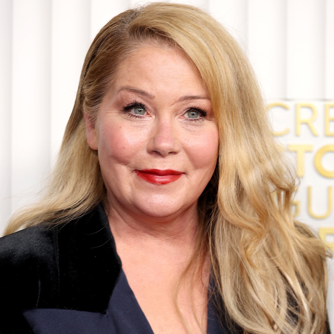 Christina Applegate Mourns Dad Robert Applegate’s Death
