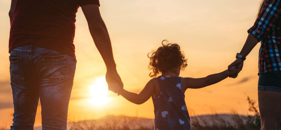 Authoritarian vs. authoritative parenting: What's the difference?