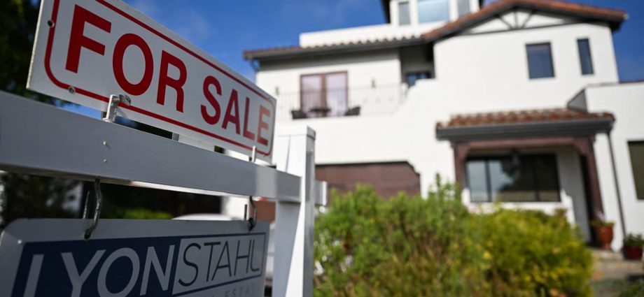 Mortgage rates tumble on tariffs, but housing costs still high
