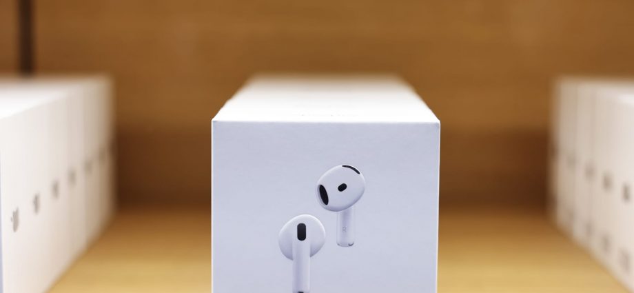 AAPL, TSLA, ABBV, DAL and more