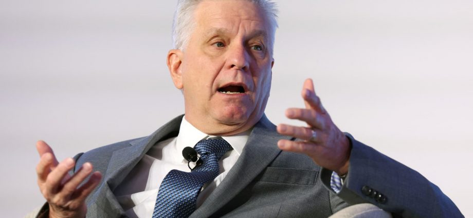 Fed Governor Waller sees tariff inflation as 'transitory' in 'Tush Push' comparison