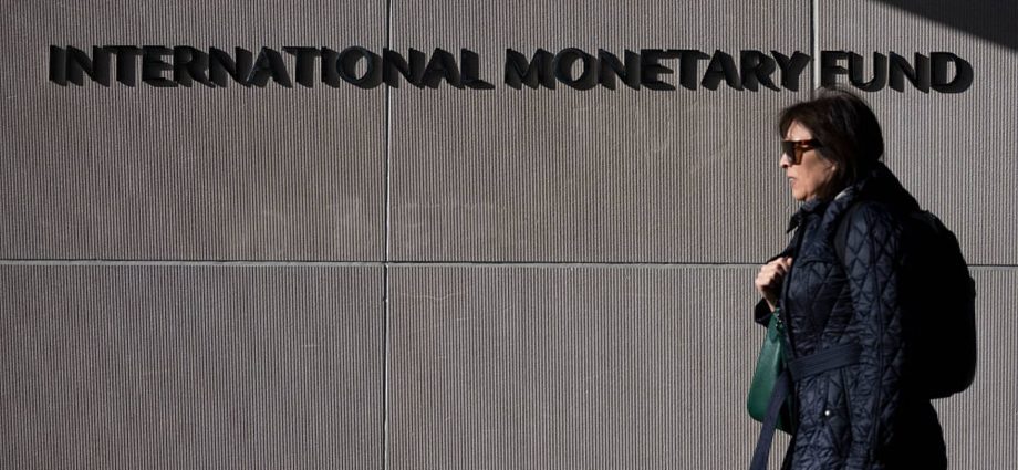 IMF slashes U.S. growth forecast by nearly one percentage point