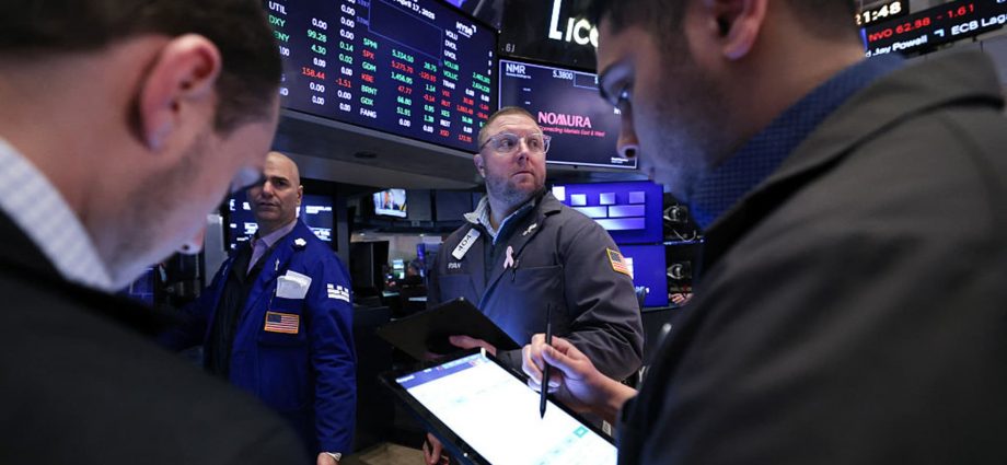 U.S. will have a recession in 2025 if high tariffs stay, Apollo's Slok says