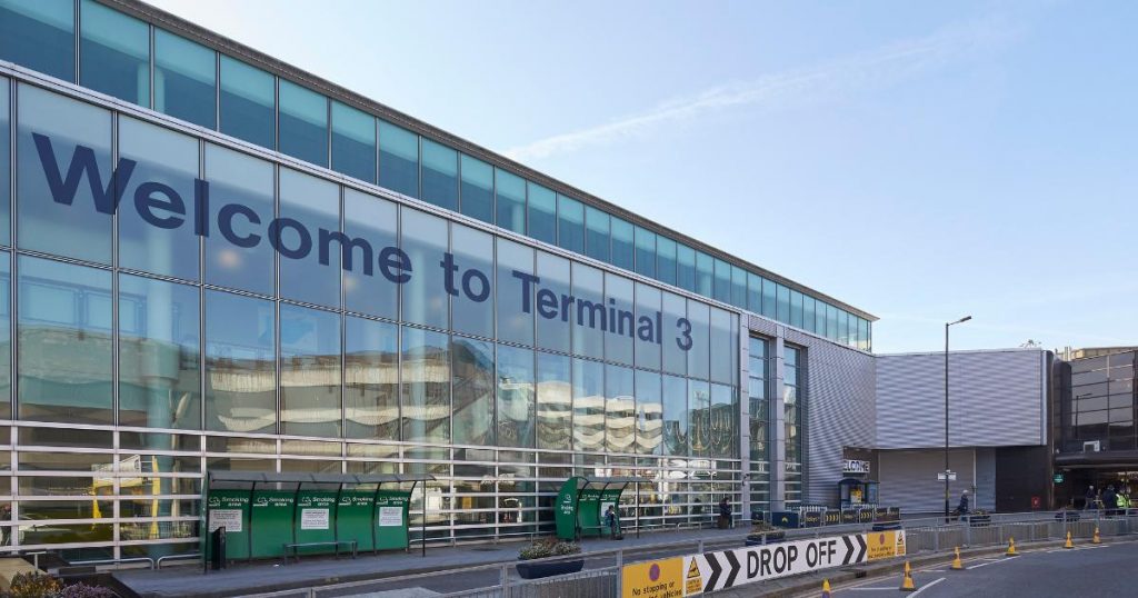 A guide to Manchester Airport - parking, drop off and more
