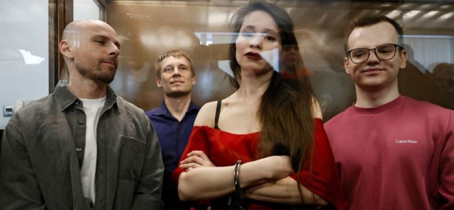 Russia jails four journalists who covered Navalny