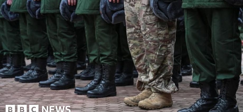 Putin begins biggest Russian military call-up in years