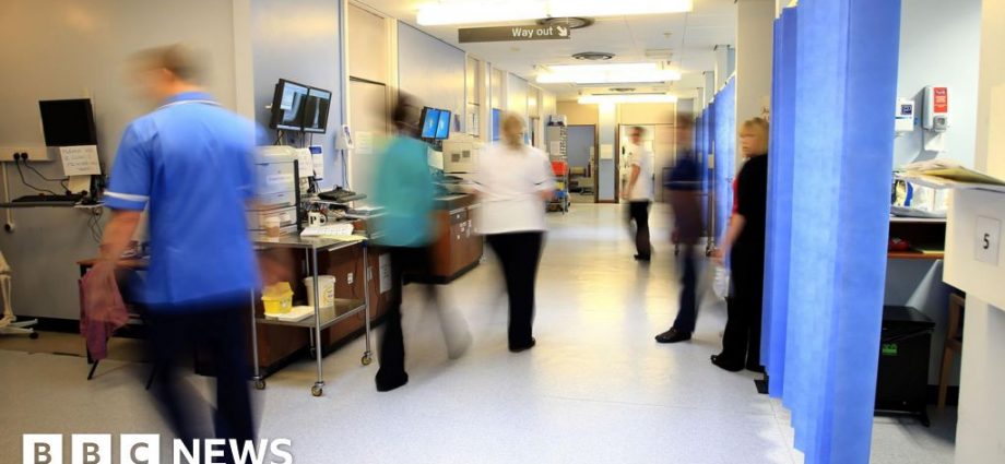 NHS Scotland staff offered 8% pay rise