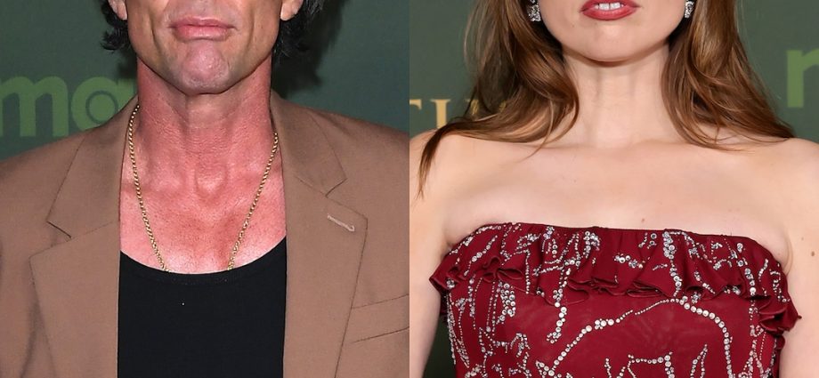 White Lotus' Walton Goggins Reacts to Aimee Lou Wood SNL Sketch