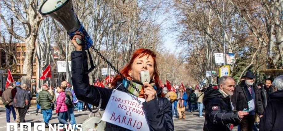 Spain tackles housing 'social emergency' as rents double